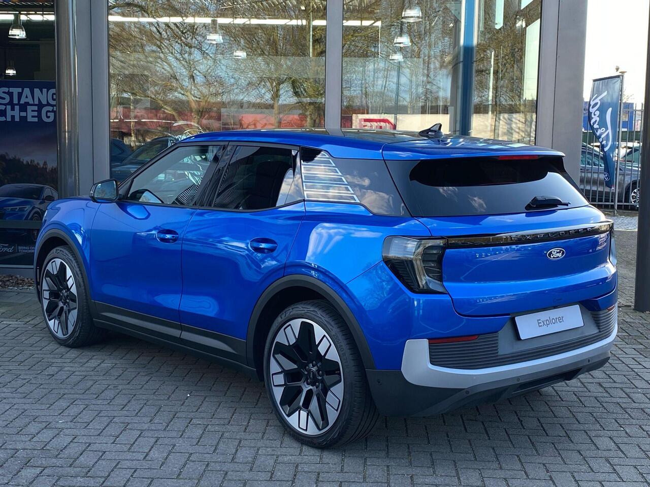 Ford EXPLORER Premium Extended Range RWD 77 kWh | Glazen dak | 21 Inch | Head-up display | 360 graden camera | Matrix verlichting | B&O Sound |