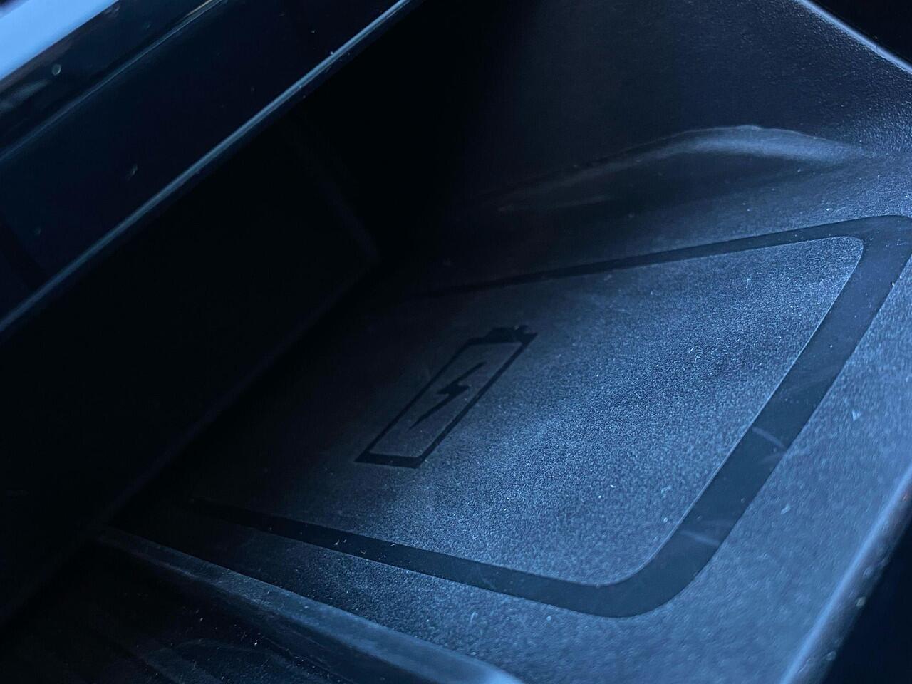 Ford EXPLORER Premium Extended Range RWD 77 kWh | Glazen dak | 21 Inch | Head-up display | 360 graden camera | Matrix verlichting | B&O Sound |