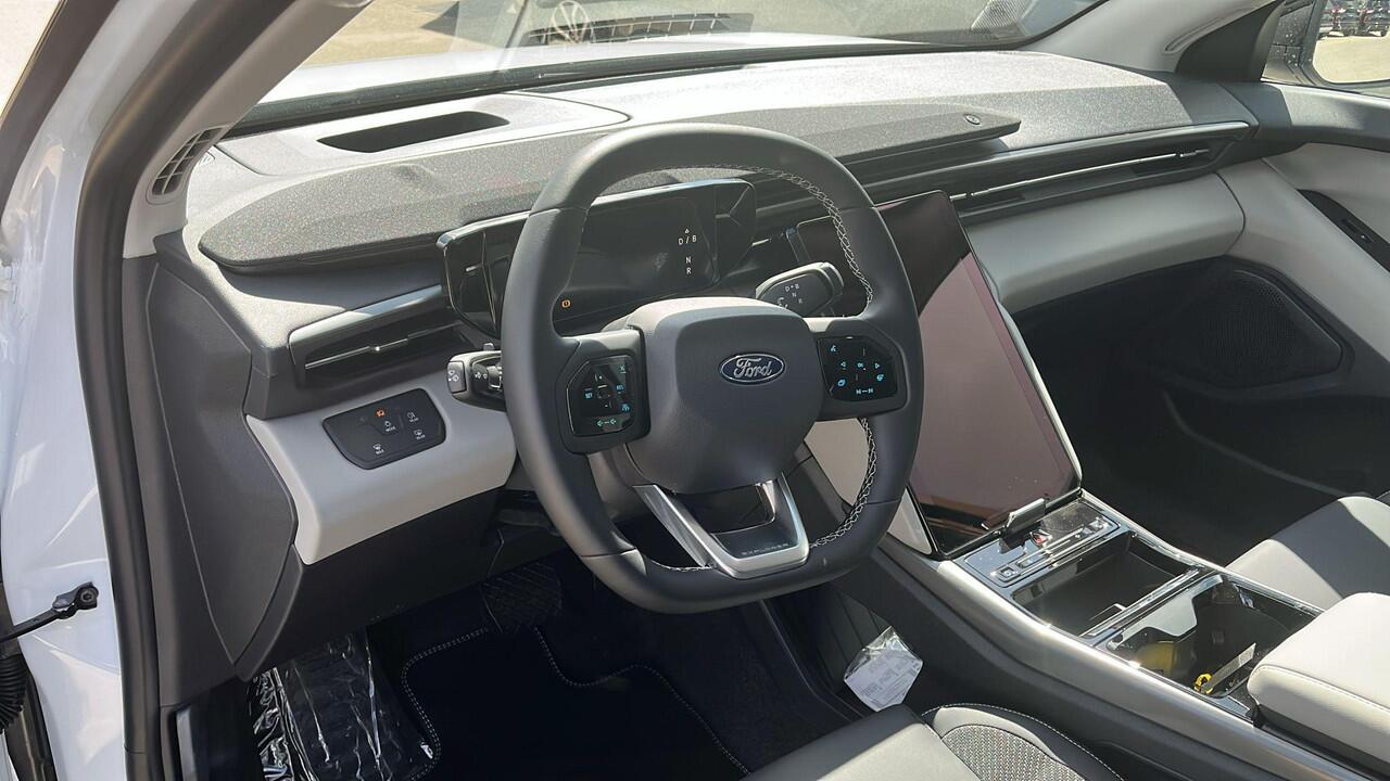 Ford EXPLORER Extended Range RWD 77 kWh zuid | 286pk | Driver Assistance Pack | Wegklapbare Trekhaak | Ford Voorraad