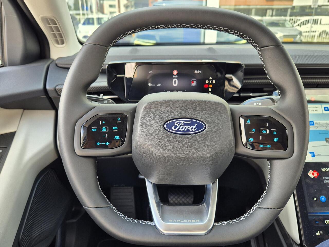 Ford EXPLORER Premium Extended Range RWD 77 kWh | Massage stoelen | Stoelverwarming | Achteruitrijcamera | Elektrische achterklep | 20 inch velgen