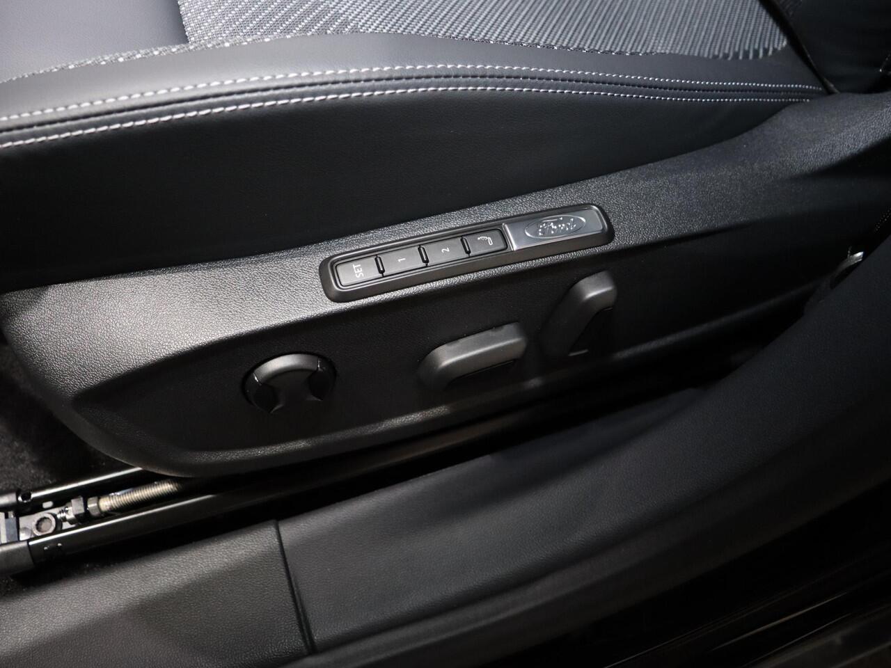 Ford EXPLORER Extended Range RWD 77 kWh Cargo | Apple Carplay | Stoelmassage | 602 KM WLTP | Driver Assistance Pack | Stoel en Stuurwiel verwarming |