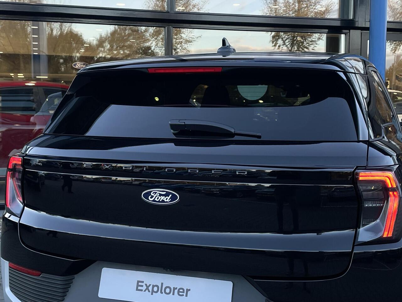 Ford EXPLORER Premium Extended Range RWD 77 kWh | ¤4000,- Voordeel ! | B&O Audio |Driver Assistance Pack |