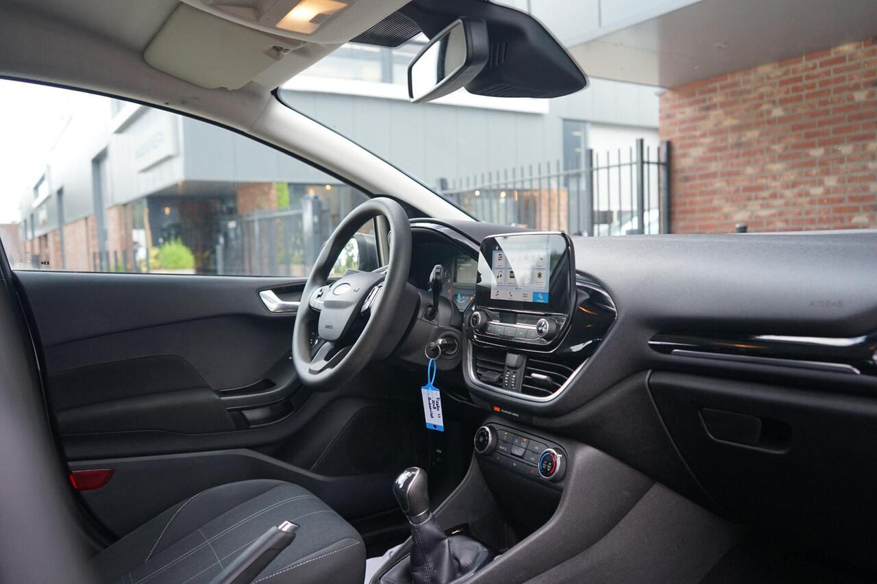 Ford FIESTA 1.1 Cool& Connect , 5-deurs, Magnetic Gray, Applink, Navi, PDC, 1e eigenaar.