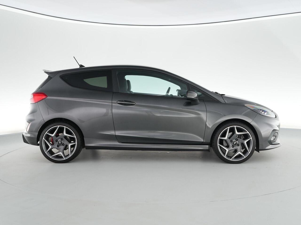Ford FIESTA ST-3 1.5 200pk PERFORMANCE PACK |sper differentieel|launch control|B&O|Apple Carplay|blind spot|parkeercamera|DAB|LED|winterpack|18" lichtmetalen velgen|