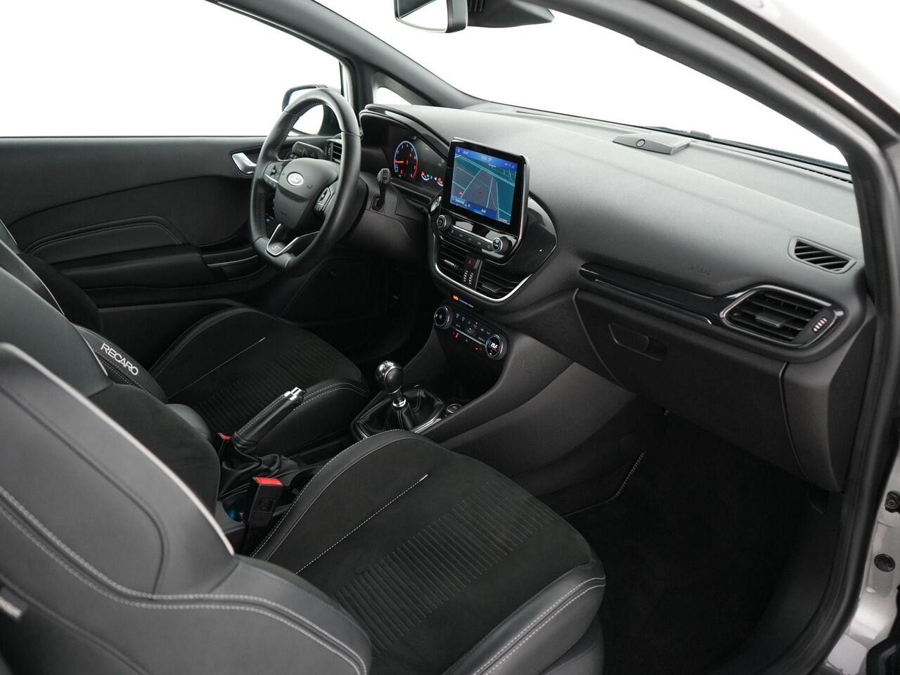 Ford FIESTA ST-3 1.5 200pk PERFORMANCE PACK |sper differentieel|launch control|B&O|Apple Carplay|blind spot|parkeercamera|DAB|LED|winterpack|18" lichtmetalen velgen|