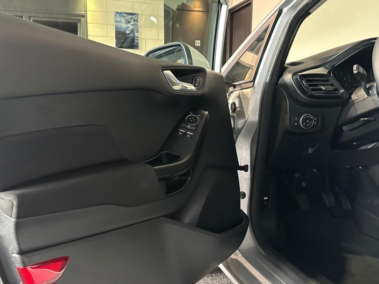 Ford FIESTA 1.1 TREND l STOELVERW l CARPLAY l LANE l PDC l 5DRS l