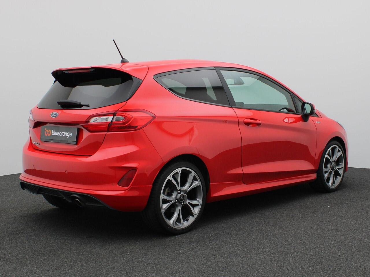Ford FIESTA 1.0 EcoBoost ST-Line 125PK Navi, Apple Carplay/Android Auto, Clima, PDC Achter, Cruise Controle, Voorruitverwarming, 17" LM Velgen, Lane Assist