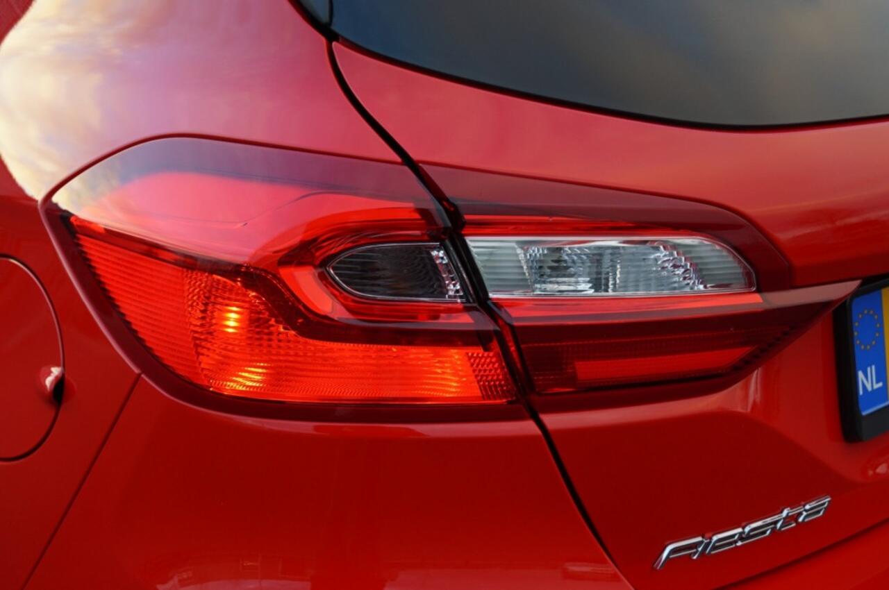 Ford FIESTA 1.0 EcoBoost ST-Line / Panoramadak / Navi / 18 Inch LM/ PDC/ App-Connect