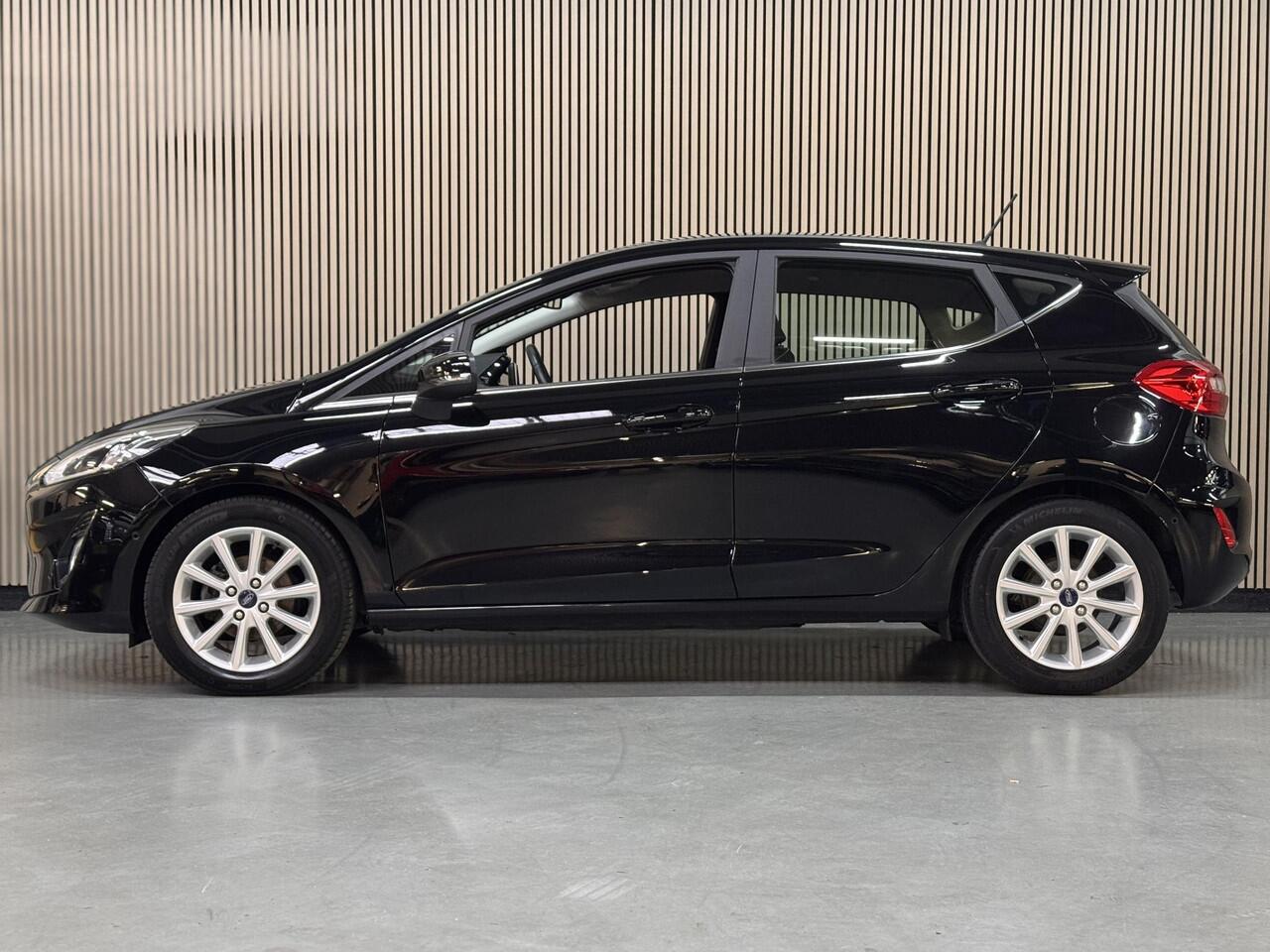 Ford FIESTA 100pk EcoBoost Titanium Navi Camera Winter Parking pack Climat Cruise DAB+ Dealeronderhouden