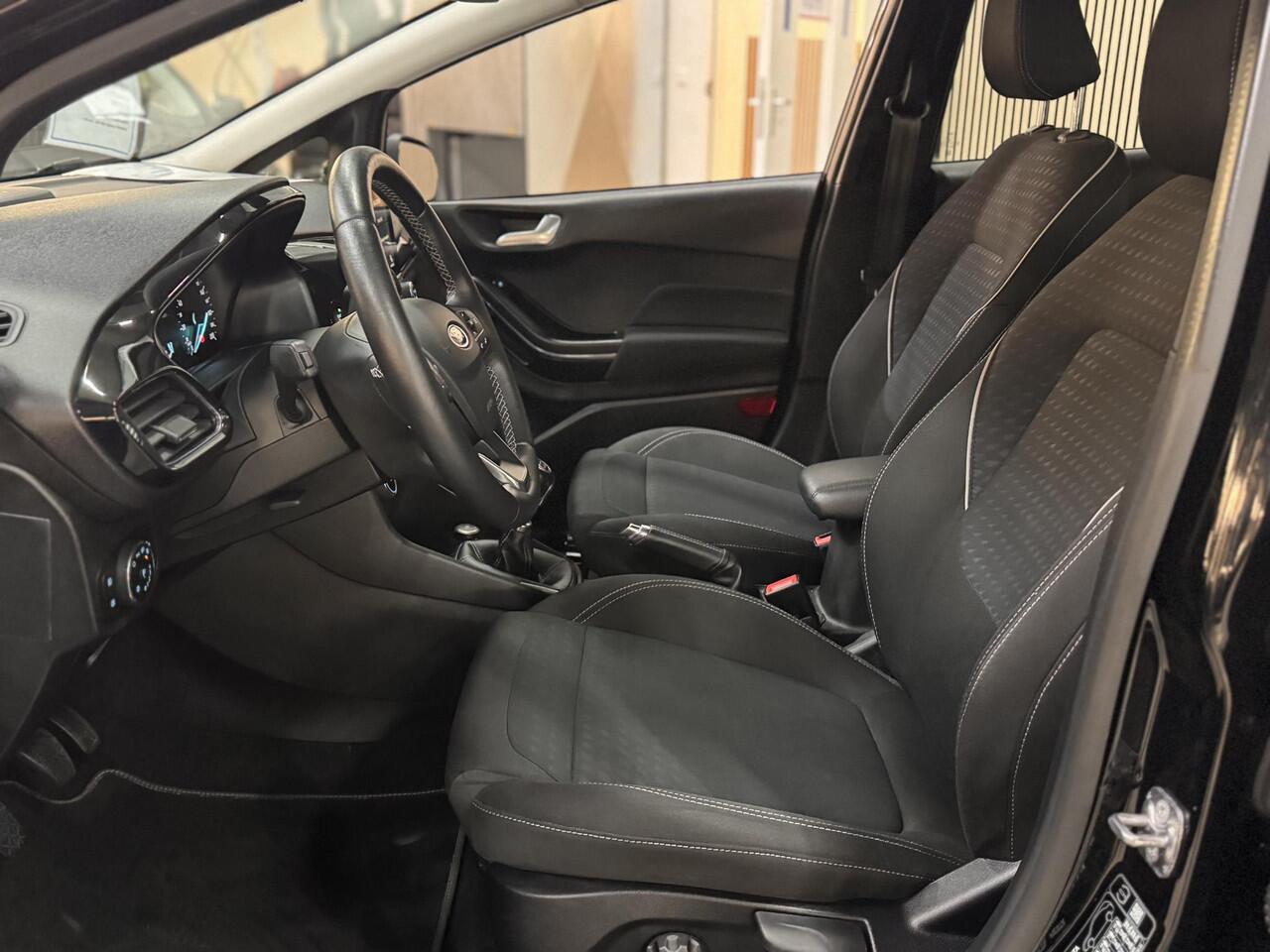 Ford FIESTA 100pk EcoBoost Titanium Navi Camera Winter Parking pack Climat Cruise DAB+ Dealeronderhouden