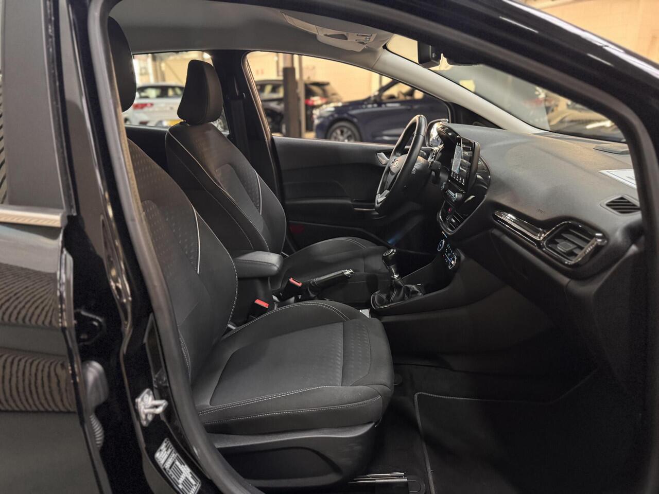 Ford FIESTA 100pk EcoBoost Titanium Navi Camera Winter Parking pack Climat Cruise DAB+ Dealeronderhouden