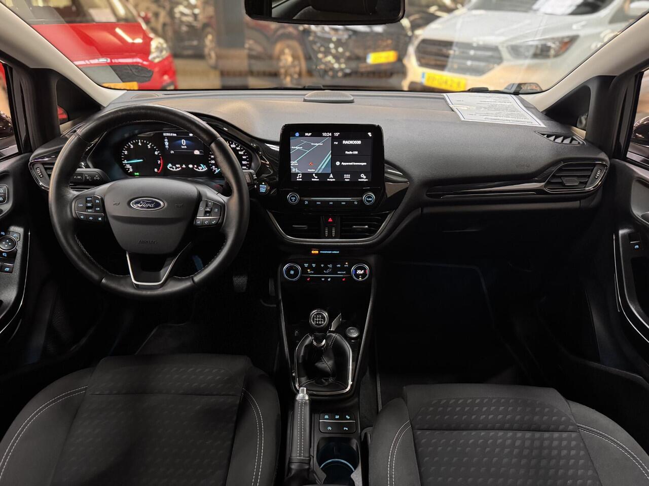 Ford FIESTA 100pk EcoBoost Titanium Navi Camera Winter Parking pack Climat Cruise DAB+ Dealeronderhouden