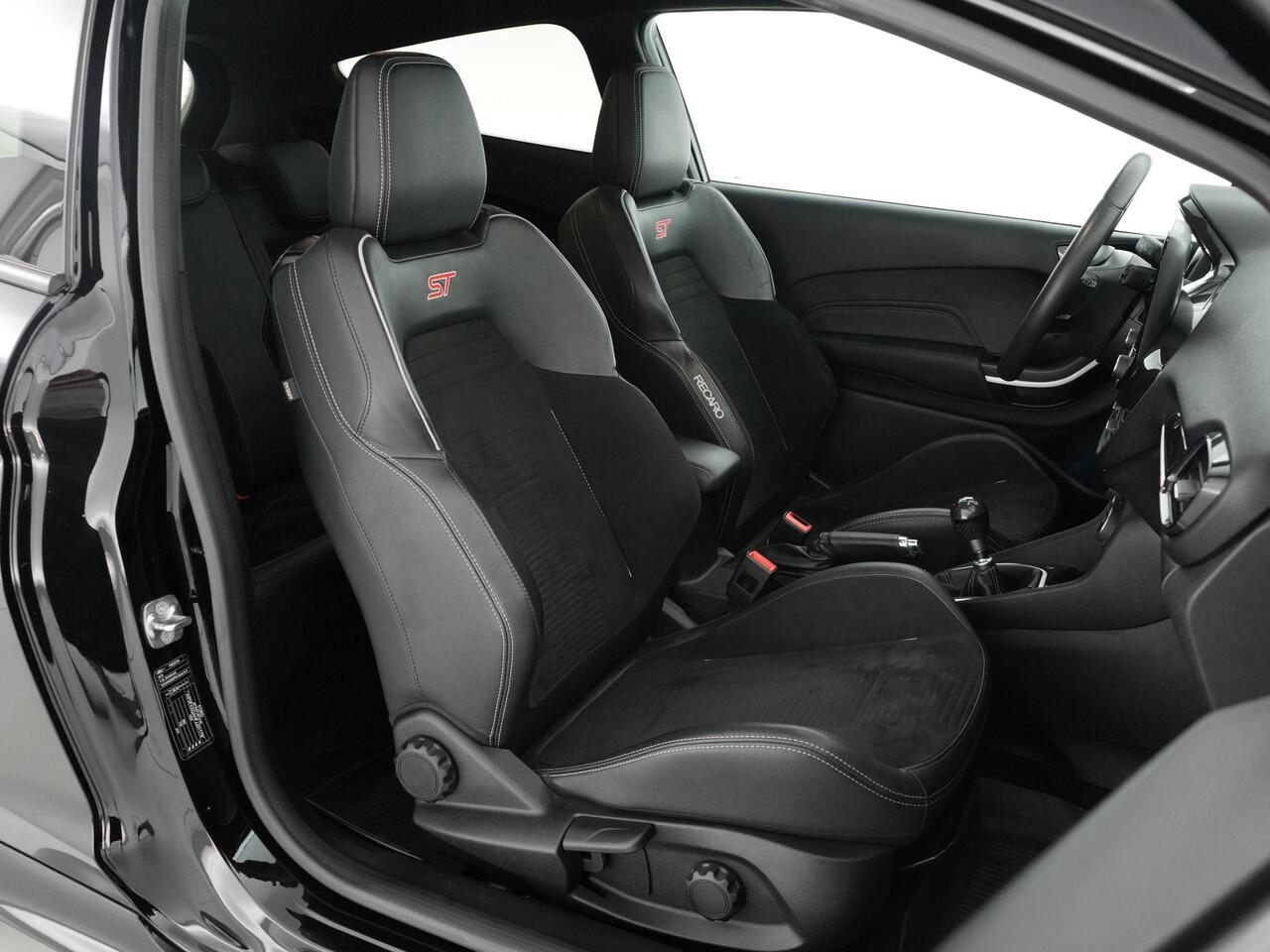 Ford FIESTA ST-3 1.5 200pk |dealer onderhouden|Milltek|Maxton|sper diff|launch control|B&O|Apple Carplay|BLIS|