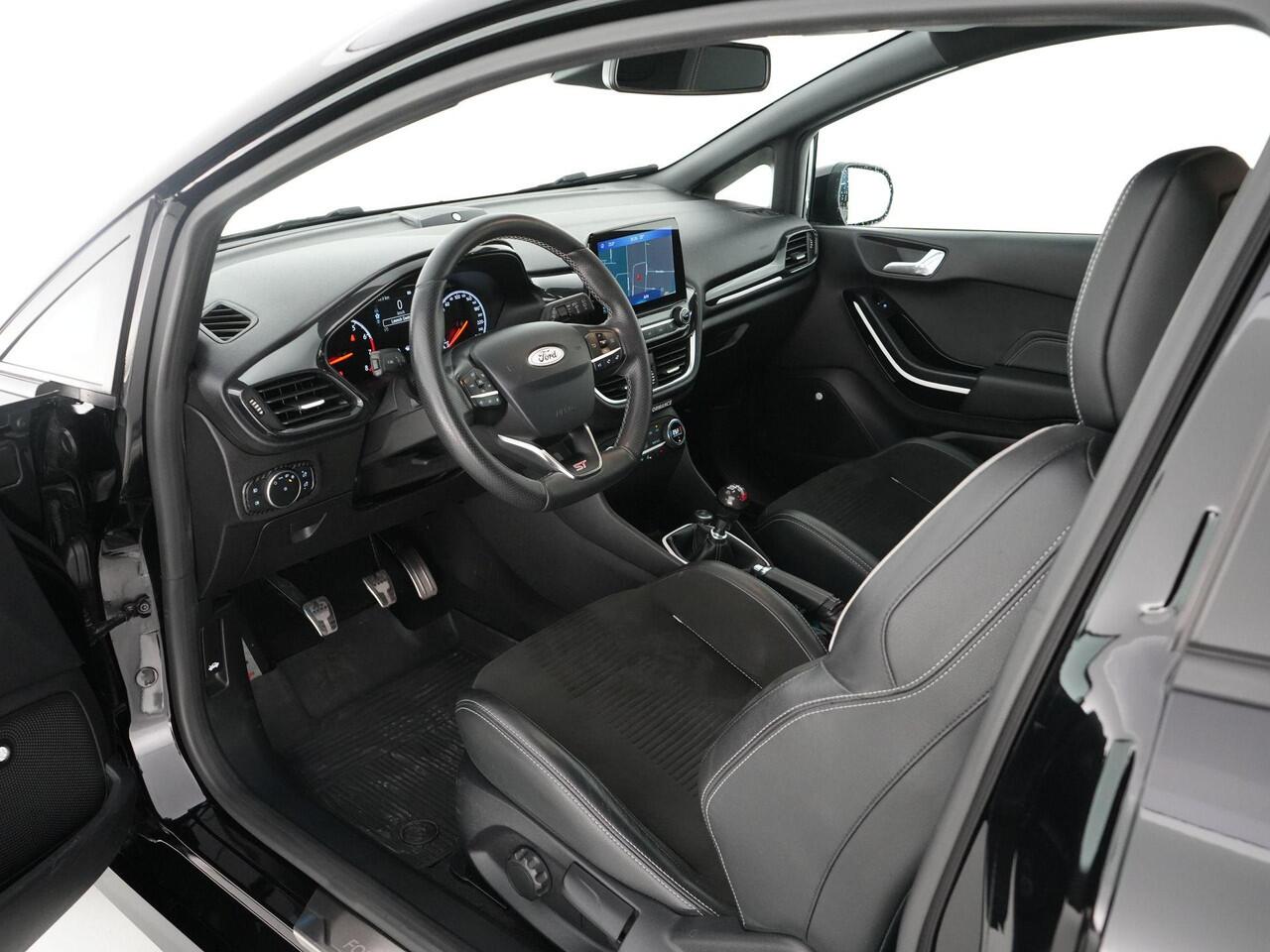 Ford FIESTA ST-3 1.5 200pk |dealer onderhouden|Milltek|Maxton|sper diff|launch control|B&O|Apple Carplay|BLIS|