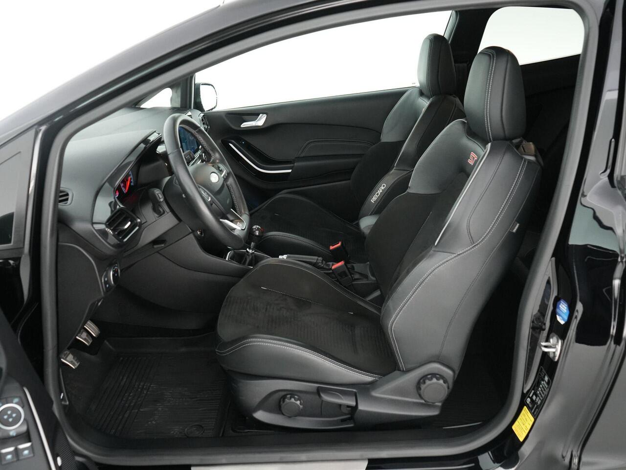 Ford FIESTA ST-3 1.5 200pk |dealer onderhouden|Milltek|Maxton|sper diff|launch control|B&O|Apple Carplay|BLIS|