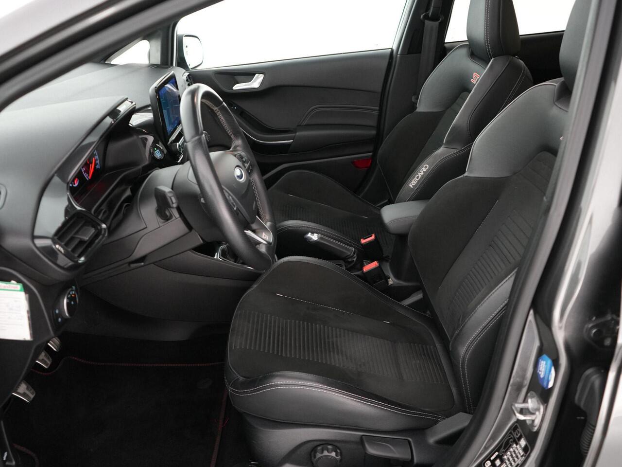 Ford FIESTA ST-3 1.5 200pk |dealer onderhouden|panoramadak|B&O|Apple Carplay|LED-koplampen|lane assist|cruise control|winterpack|18"|