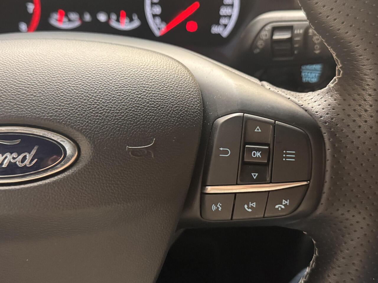 Ford FIESTA ST 200pk 1.5 EcoBoost Apple Carplay Privacy glass Verlagingsset 5drs Dealeronderhouden