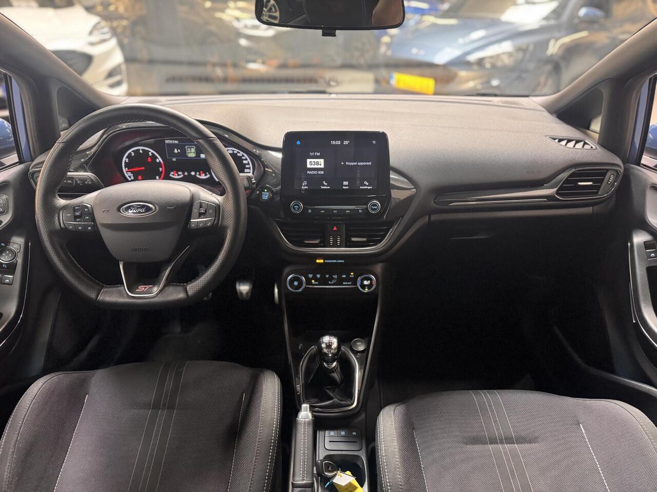 Ford FIESTA ST 200pk 1.5 EcoBoost Apple Carplay Privacy glass Verlagingsset 5drs Dealeronderhouden