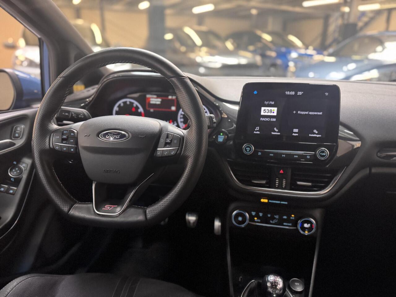 Ford FIESTA ST 200pk 1.5 EcoBoost Apple Carplay Privacy glass Verlagingsset 5drs Dealeronderhouden