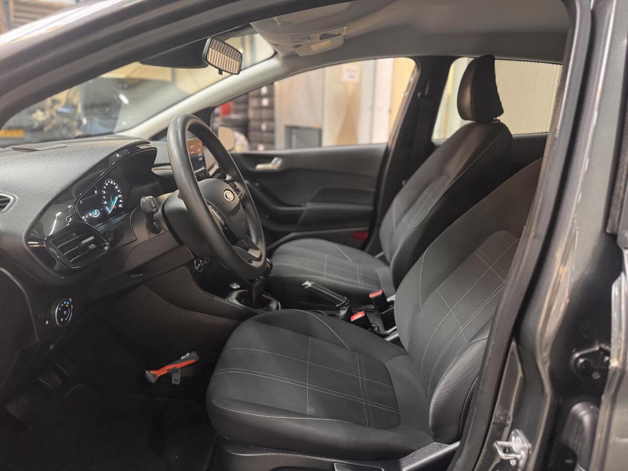 Ford FIESTA 1.1 85pk Trend Navi Cruise Voorruitverwarming Apple Carplay All Seasons Dealeronderhouden