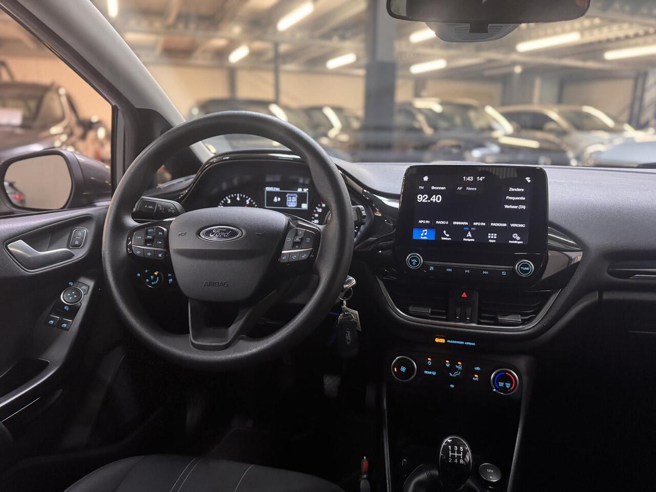 Ford FIESTA 1.1 85pk Trend Navi Cruise Voorruitverwarming Apple Carplay All Seasons Dealeronderhouden