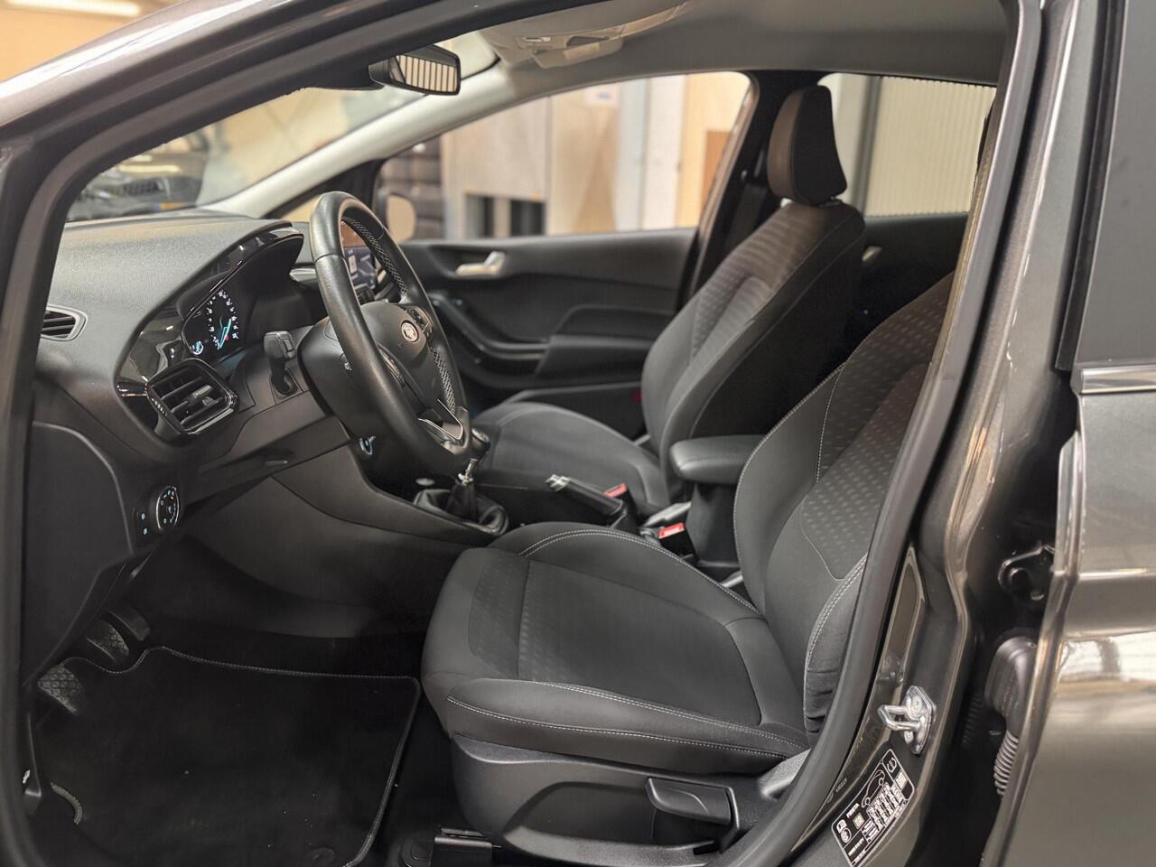 Ford FIESTA 95pk Titanium Climat Cruise Control Trekhaak Apple Car Play Dealeronderhouden 5drs