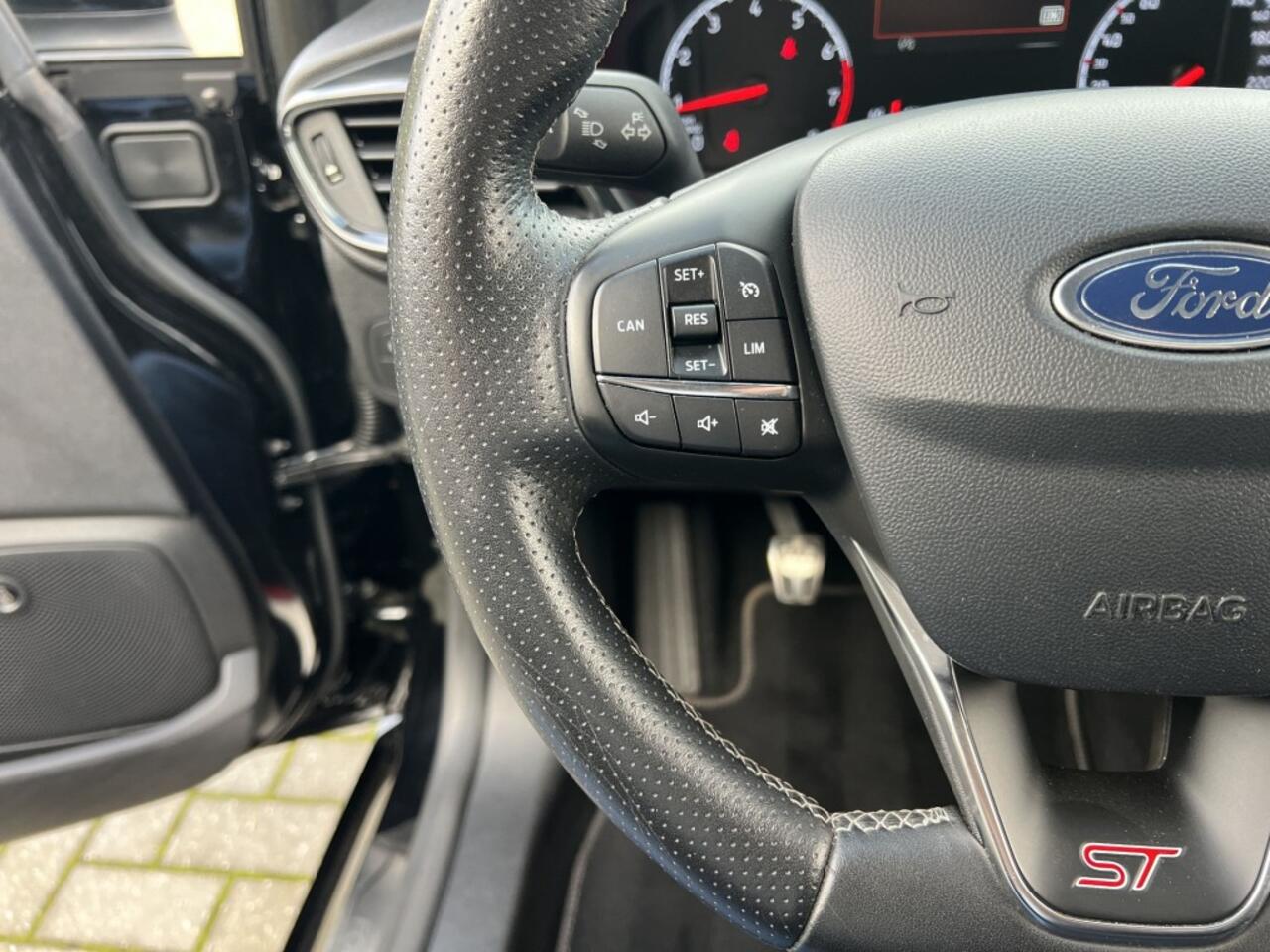 Ford FIESTA ST-3 1.5 Ecoboost 200 PK LED BenO Carplay Keyless