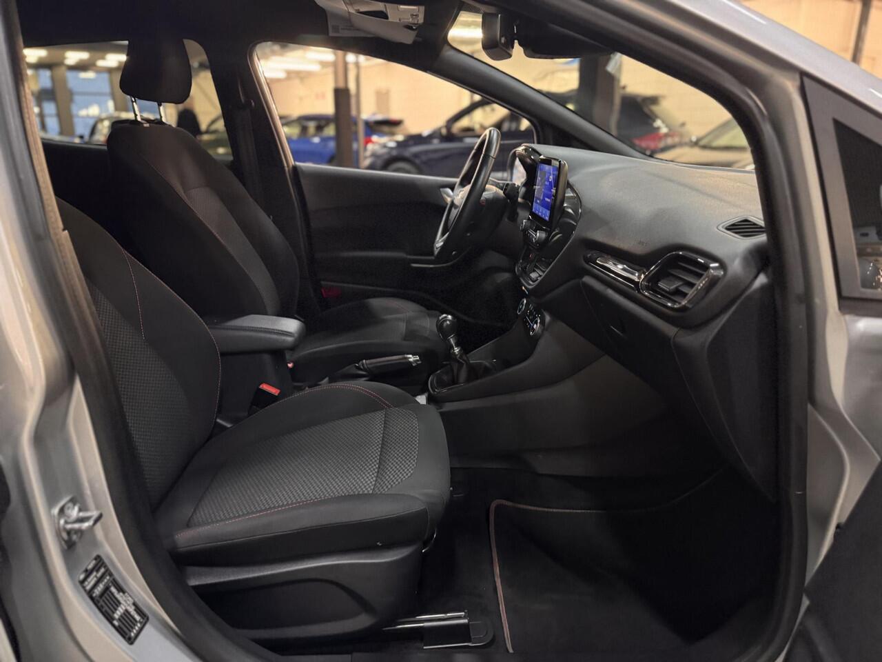 Ford FIESTA 95pk ST-Line Navi Climat Cruise Winter pack ST Dakspoiler Privacy Glass Dealeronderhouden