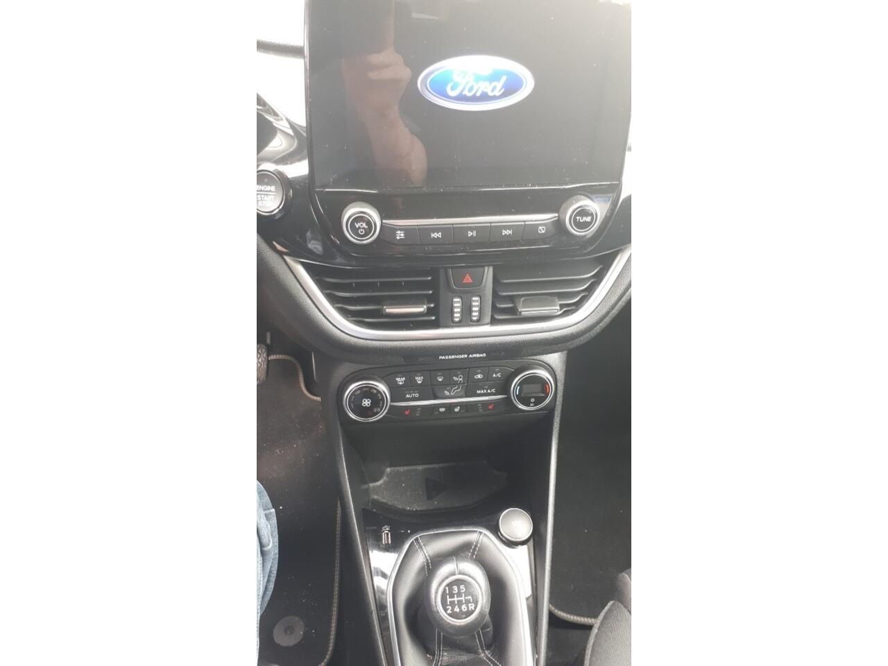 Ford FIESTA 1.0 Ecoboost Titanium CLIMA/CRUISE/RADIO DAB/NAVI/PDC+CAMERA/LMV/ENZ