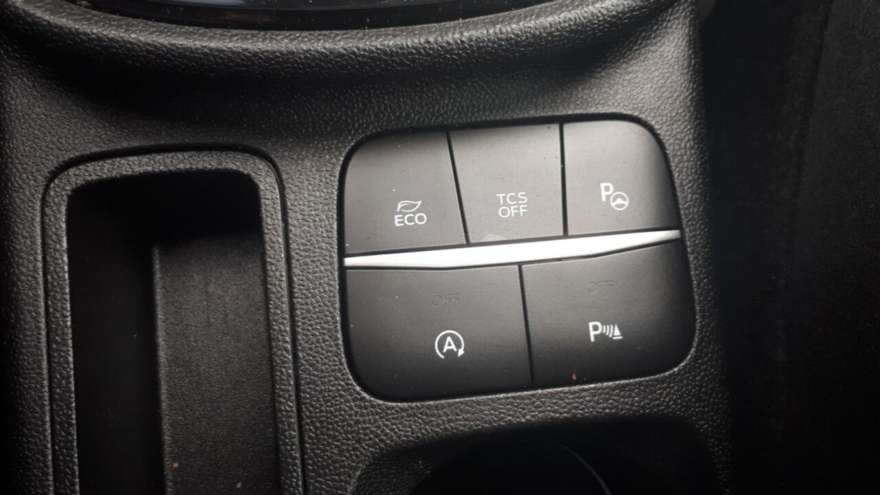 Ford FIESTA 1.0 Ecoboost Titanium CLIMA/CRUISE/RADIO DAB/NAVI/PDC+CAMERA/LMV/ENZ