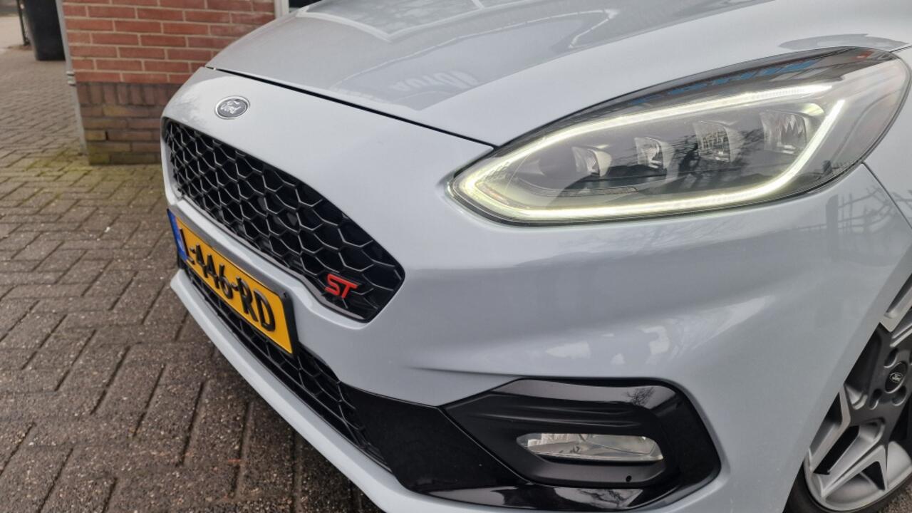 Ford FIESTA 1.5 EcoB. ST-3, Panoramadak, 200 PK, Verwarming