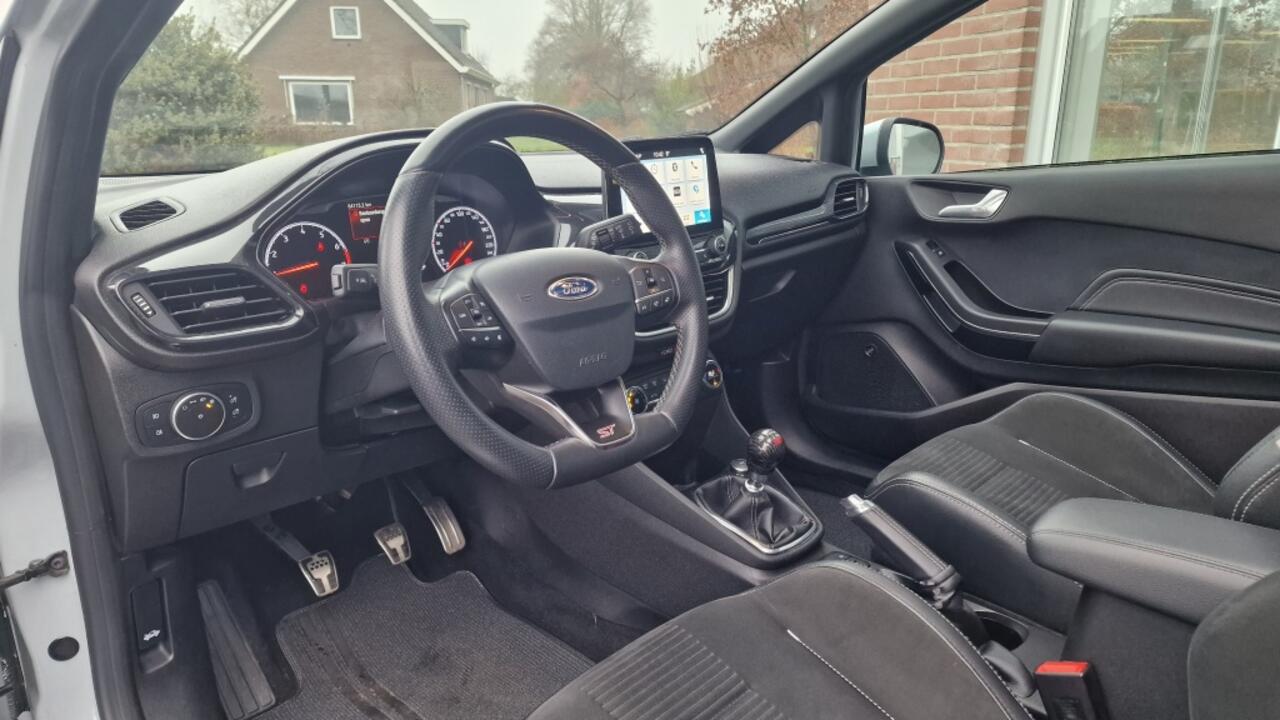 Ford FIESTA 1.5 EcoB. ST-3, Panoramadak, 200 PK, Verwarming