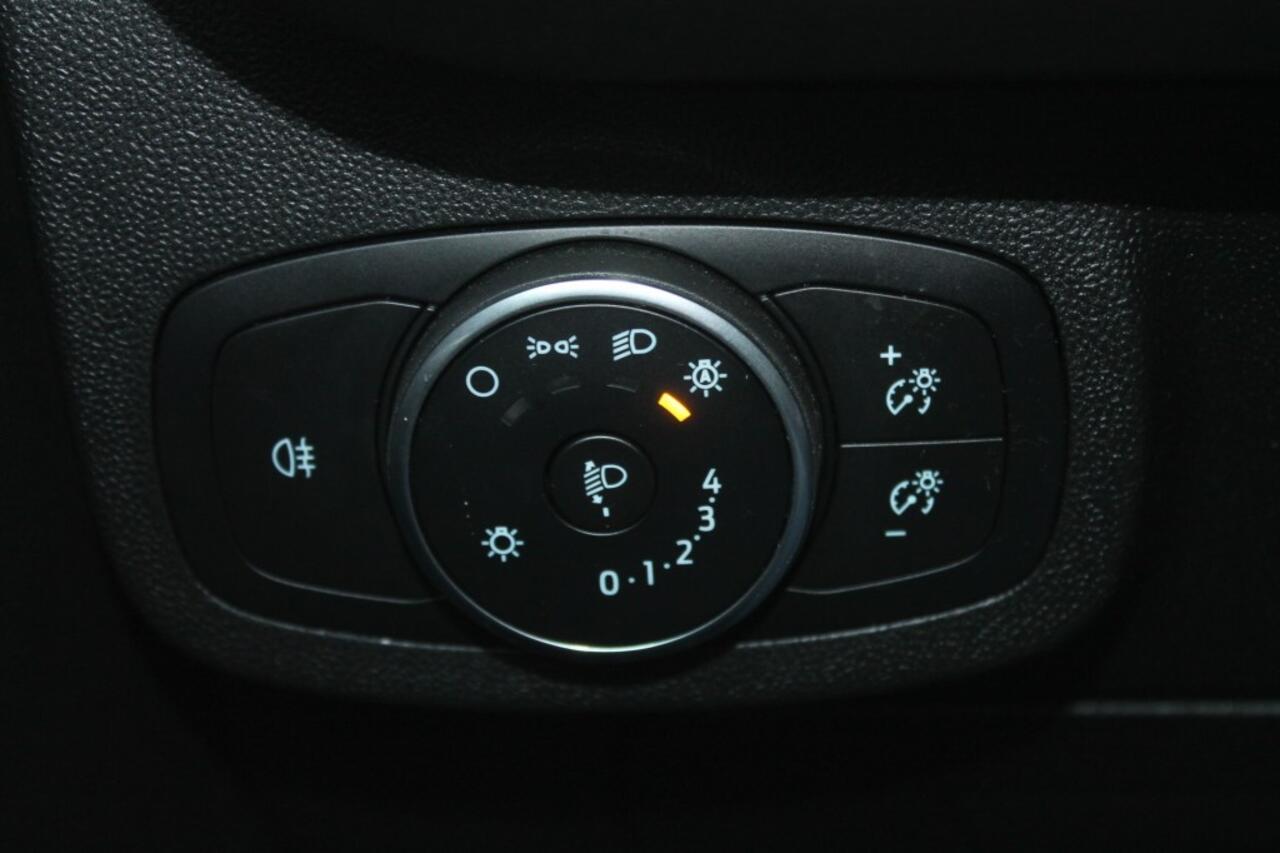 Ford FIESTA 1.1 TREND AIRCO CRUISE NAVI PDC 17 LM