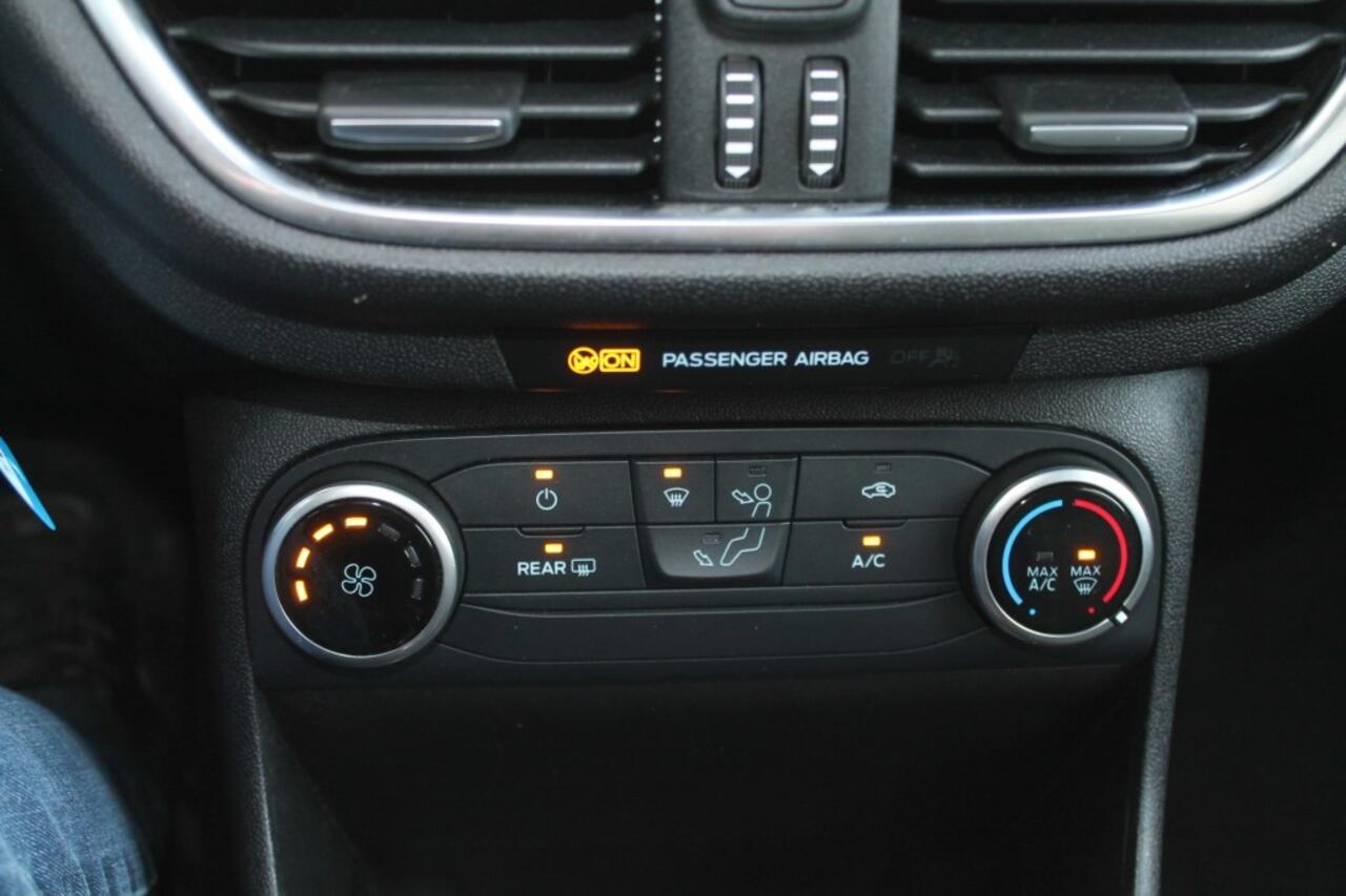 Ford FIESTA 1.1 TREND AIRCO CRUISE NAVI PDC 17 LM
