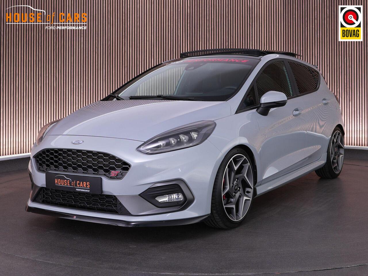 Ford FIESTA ST-3 1.5 200pk PERFORMANCE PACK |dealer onderhouden|Maxton|H&R veren|launch control|sper diff|panoramadak|B&O|winterpack|LED|18"|