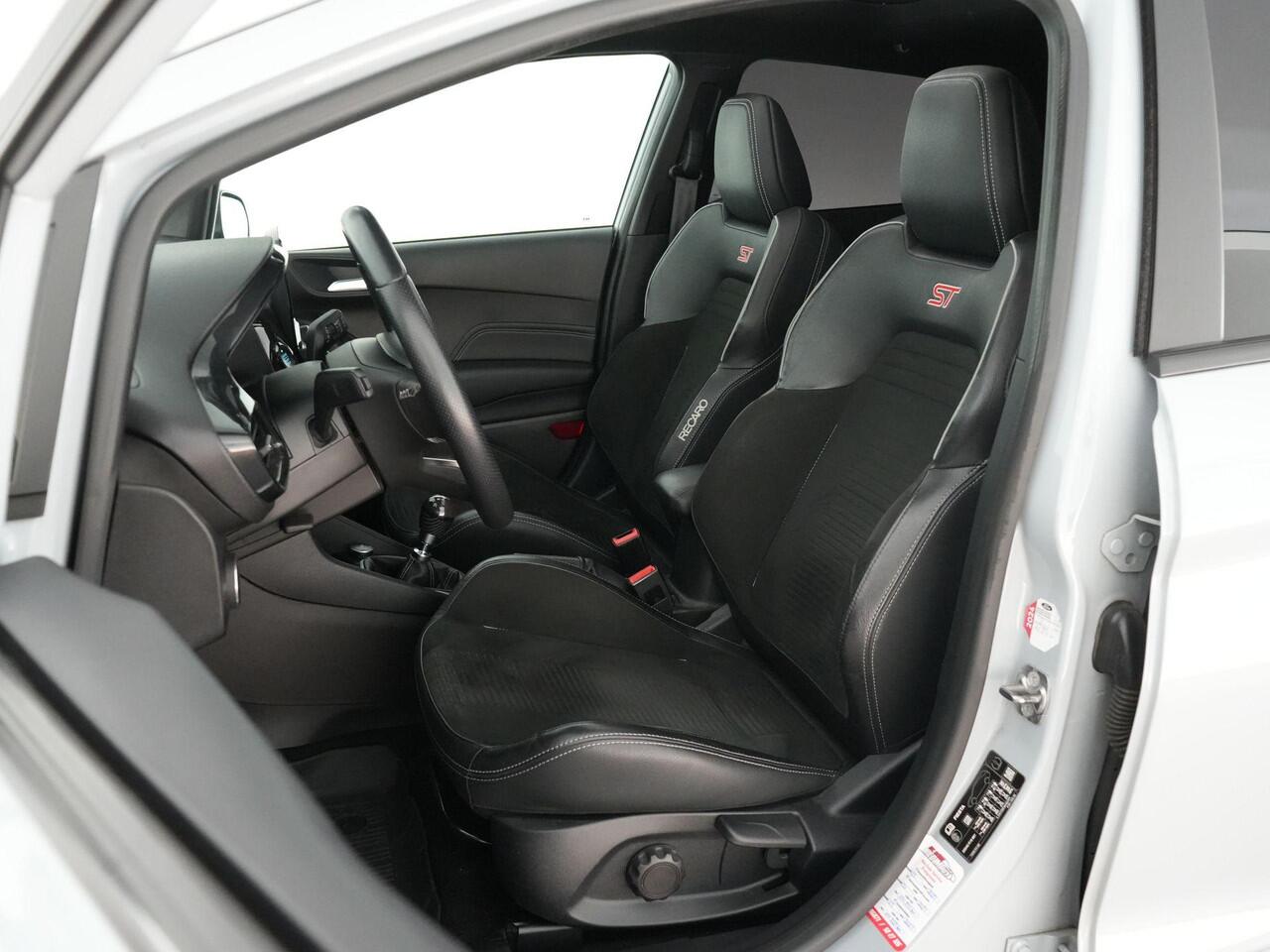 Ford FIESTA ST-3 1.5 200pk PERFORMANCE PACK |dealer onderhouden|Maxton|H&R veren|launch control|sper diff|panoramadak|B&O|winterpack|LED|18"|