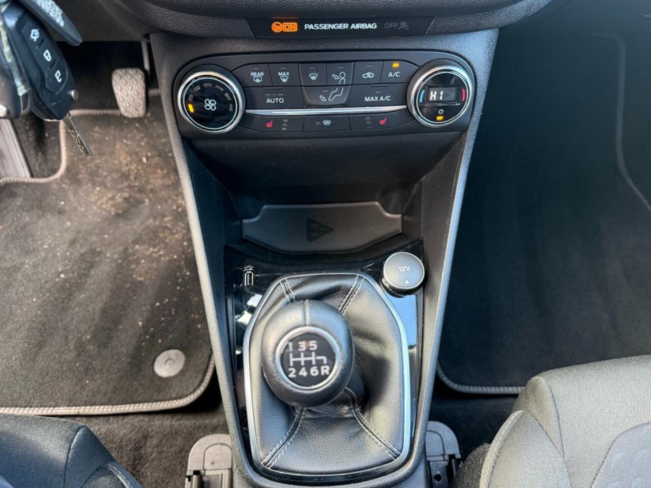 Ford FIESTA 1.0 Ecoboost Titanium PDC Navi Airco