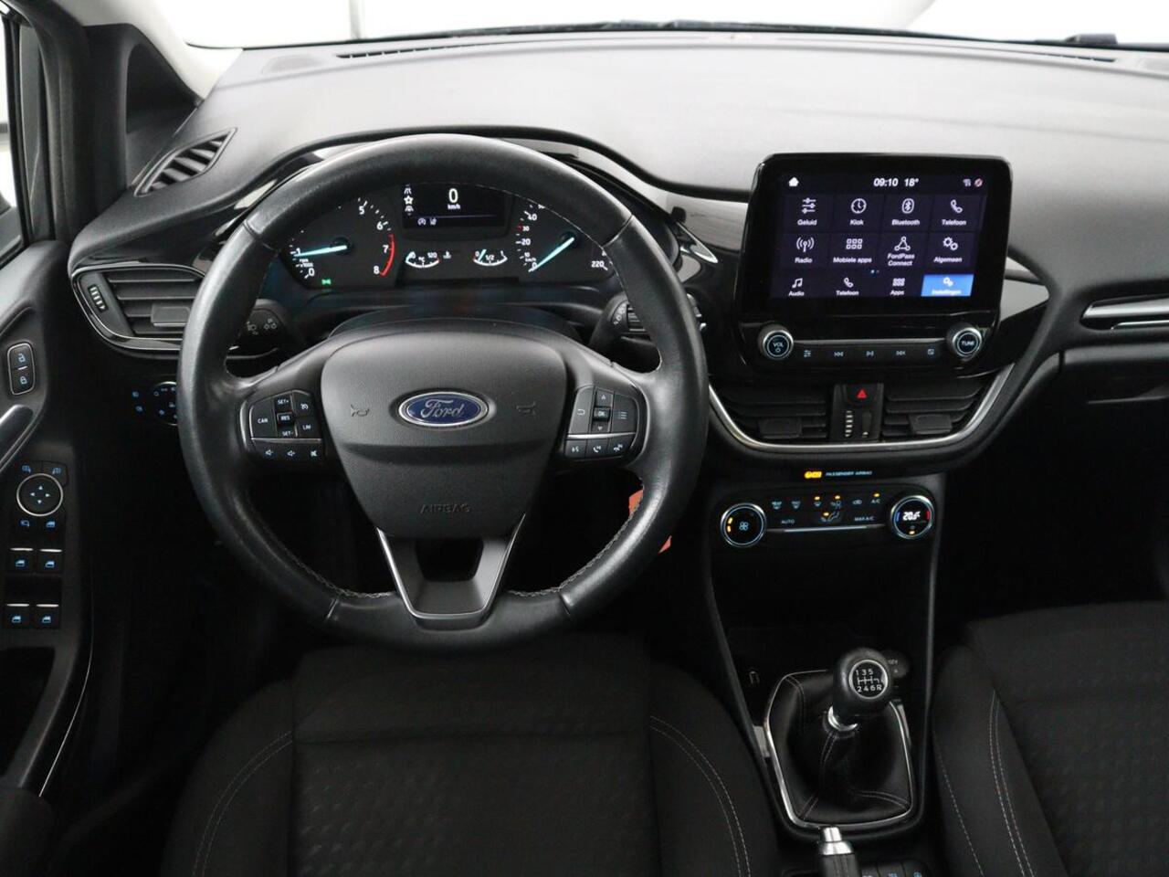 Ford FIESTA 1.0 EcoBoost Titanium | 1e eigenaar | Carplay | Climate control | Parkeerhulp | Cruise control | DAB | Bluetooth