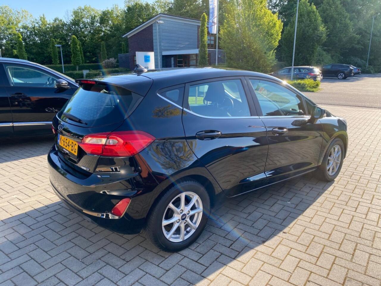 Ford FIESTA TITANIUM