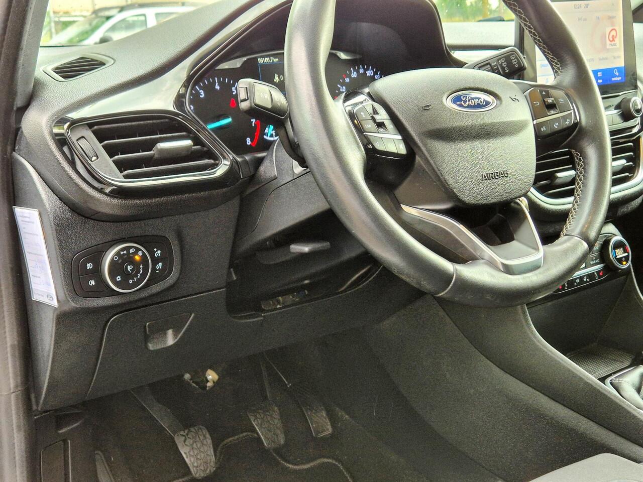 Ford FIESTA 1.0 EcoB. Titanium/Panoramadak/Winterpack/Driveass