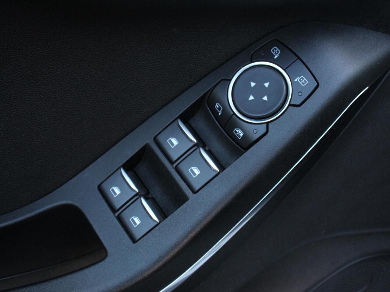 Ford FIESTA 1.0 EcoBoost 125pk Active X | Navigatie | Apple Carplay/Android Auto | Climate Control | Cruise Control | Parkeer sensoren | Stoelverwarming