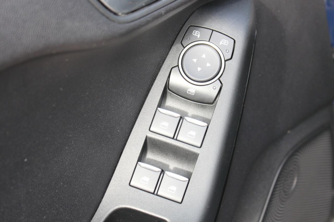 Ford FIESTA 1.0 EcoB. Connected apple carplay/andriod.