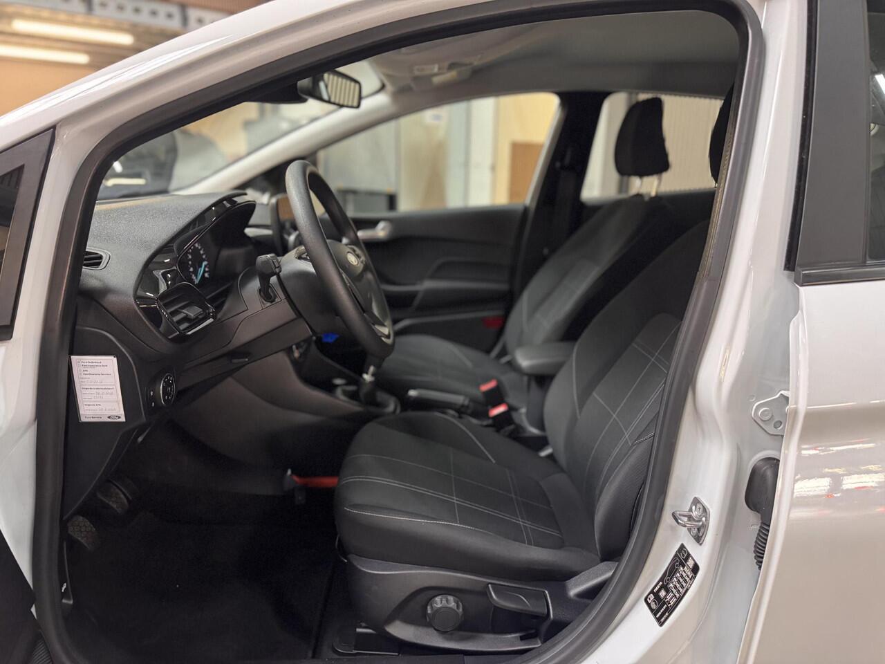 Ford FIESTA 95pk Connected Cruise Control Parkeersensoren Design & Zicht pakket Dealeronderhouden