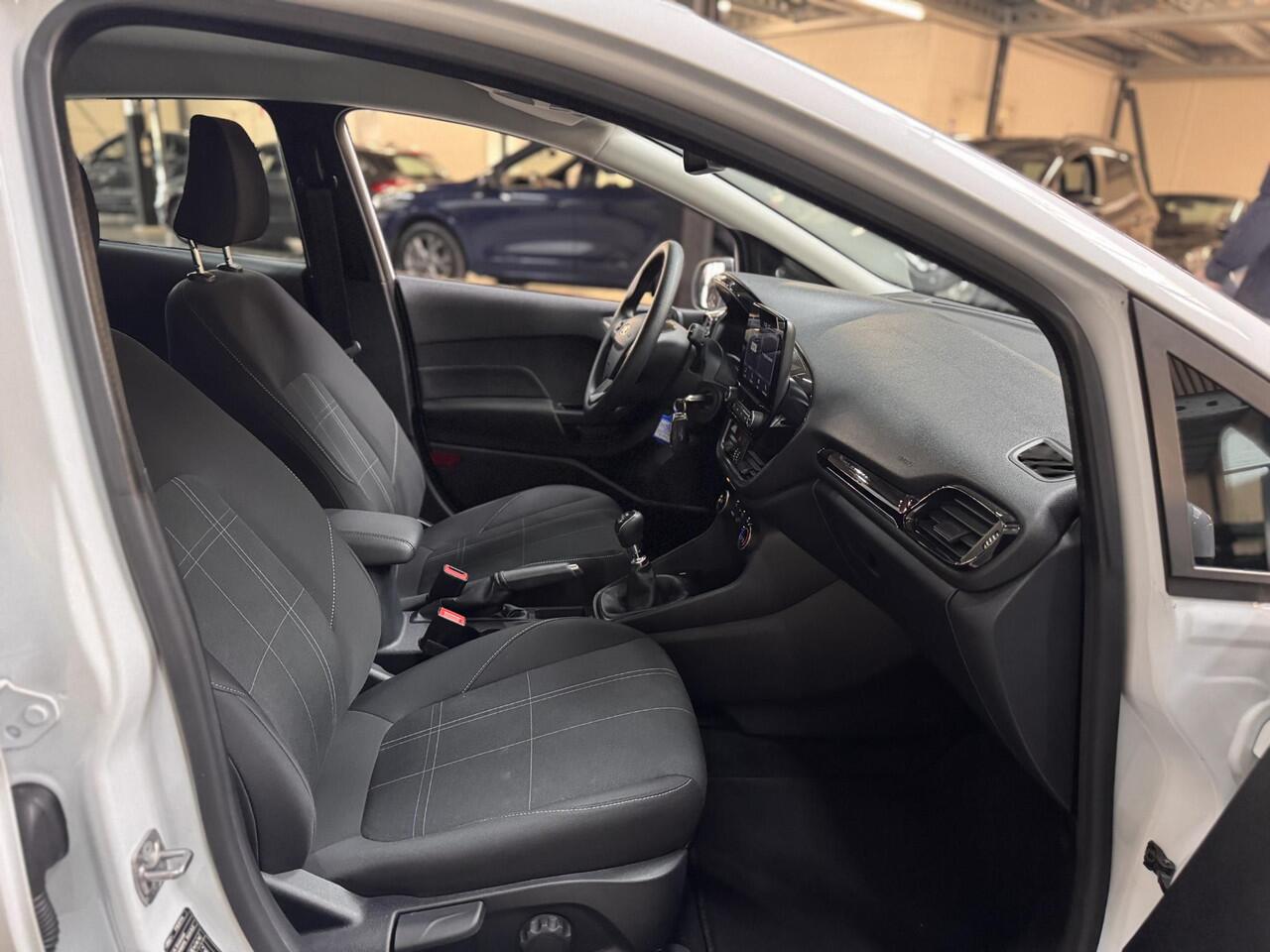 Ford FIESTA 95pk Connected Cruise Control Parkeersensoren Design & Zicht pakket Dealeronderhouden