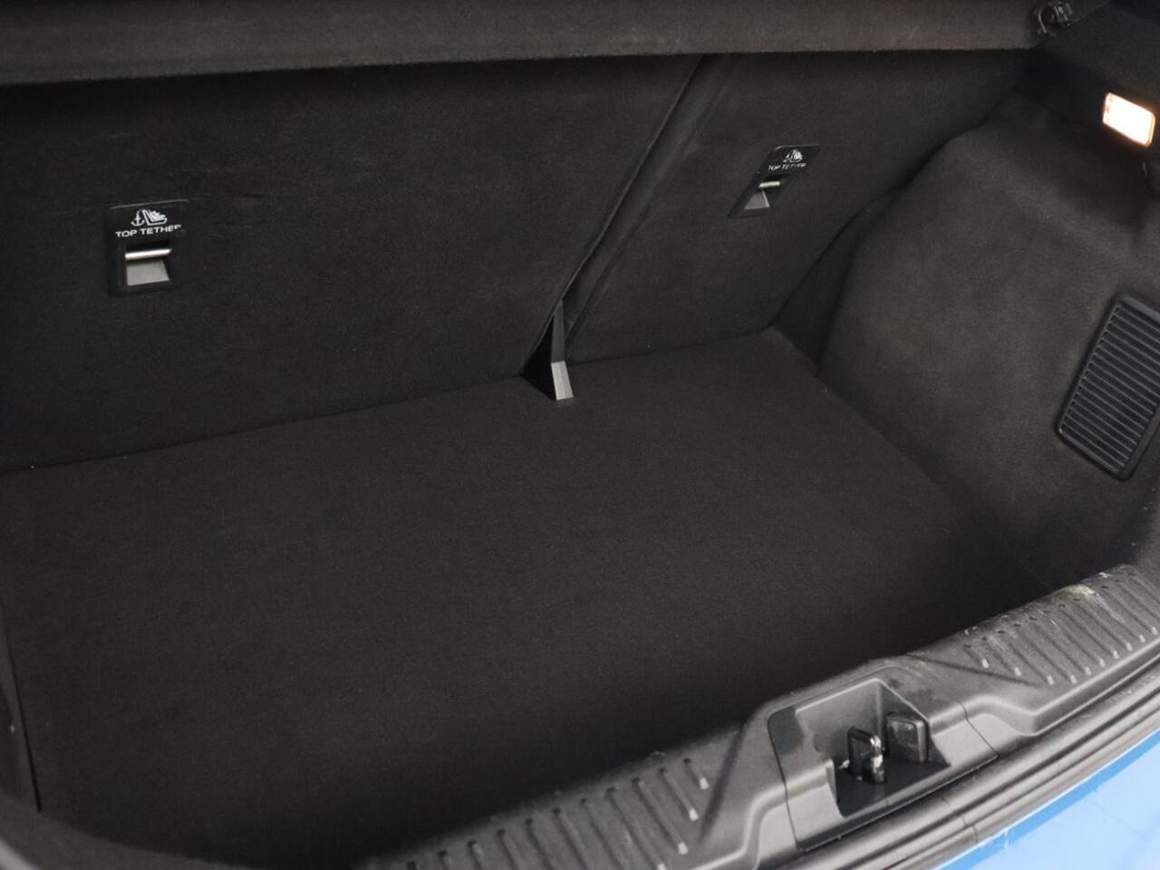 Ford FIESTA 1.5 EcoBoost ST-3 | Origineel NL | 1e eigenaar | Stoelverwarming | B&O Sound | Half leder | Carplay | Navigatie | Stuurverwarming | Full LED | Parkeerhulp