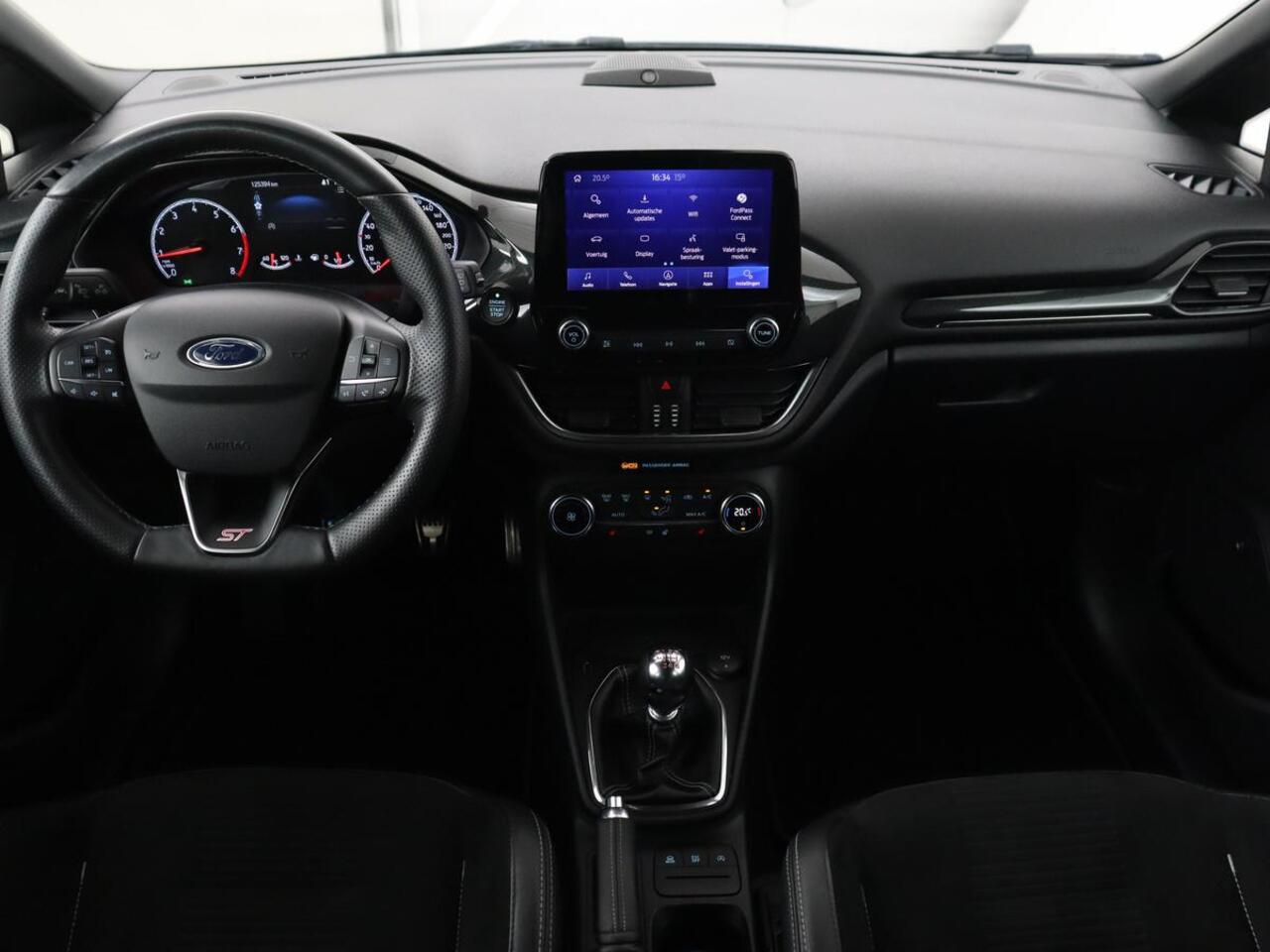 Ford FIESTA 1.5 EcoBoost ST-3 | Origineel NL | 1e eigenaar | Stoelverwarming | B&O Sound | Half leder | Carplay | Navigatie | Stuurverwarming | Full LED | Parkeerhulp