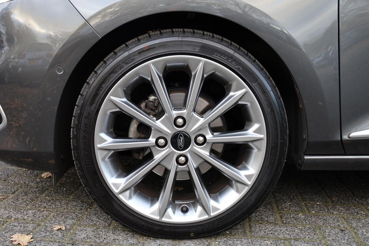 Ford FIESTA 1.0 EcoBoost Vignale LEER PANO CARPLAY B&O STOEL/STUUR/RUITVERW. CAMERA ACC CLIMA NAVI DAB NAP 2XPDC 17''LMV