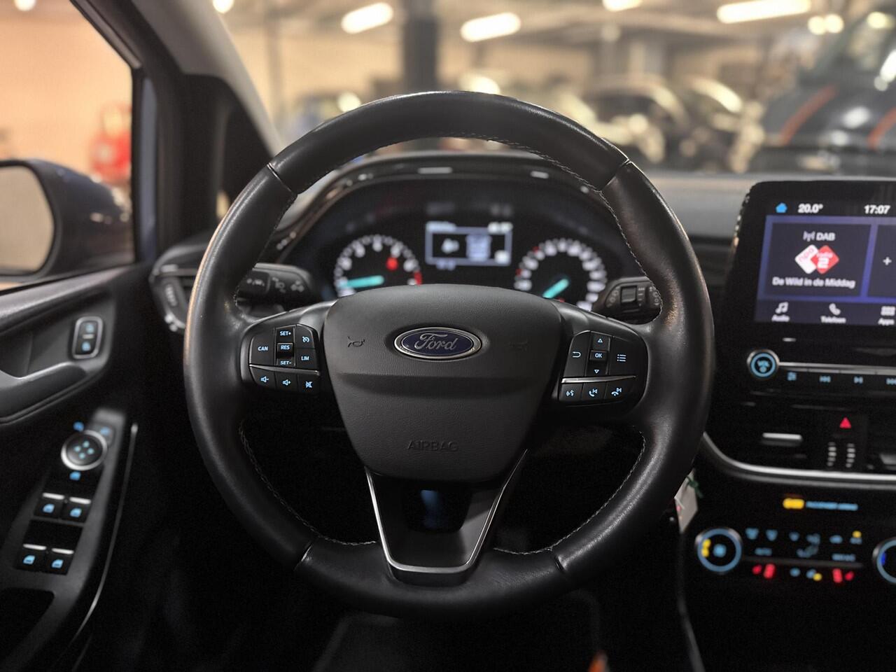 Ford FIESTA 95pk Titanium Climat Cruise Winter pack Parkeersensoren 5drs Dealeronderhouden