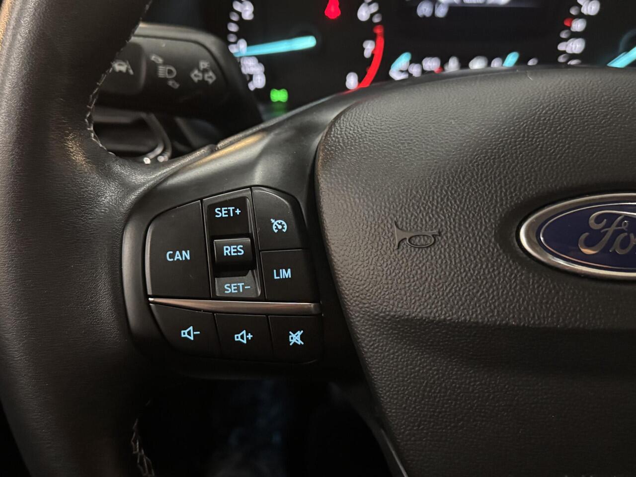 Ford FIESTA 95pk Titanium Climat Cruise Winter pack Parkeersensoren 5drs Dealeronderhouden