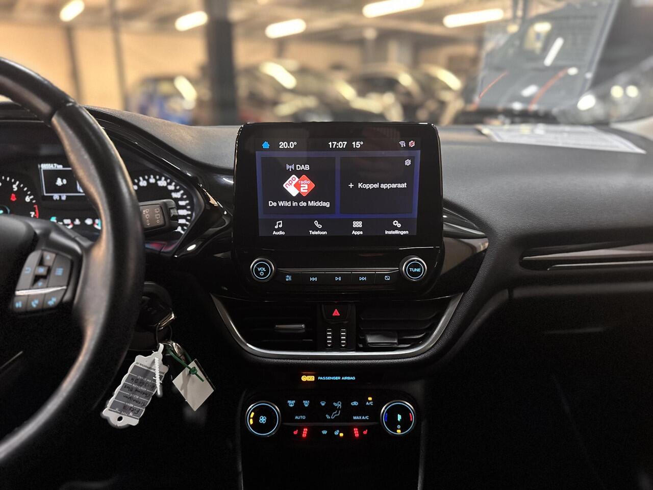 Ford FIESTA 95pk Titanium Climat Cruise Winter pack Parkeersensoren 5drs Dealeronderhouden